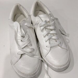 Target court sneakers, worn once, size 7.5, in almost perfect condition
